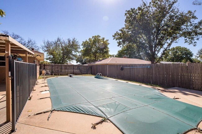 Building Photo - 1046 Jan Lee Dr