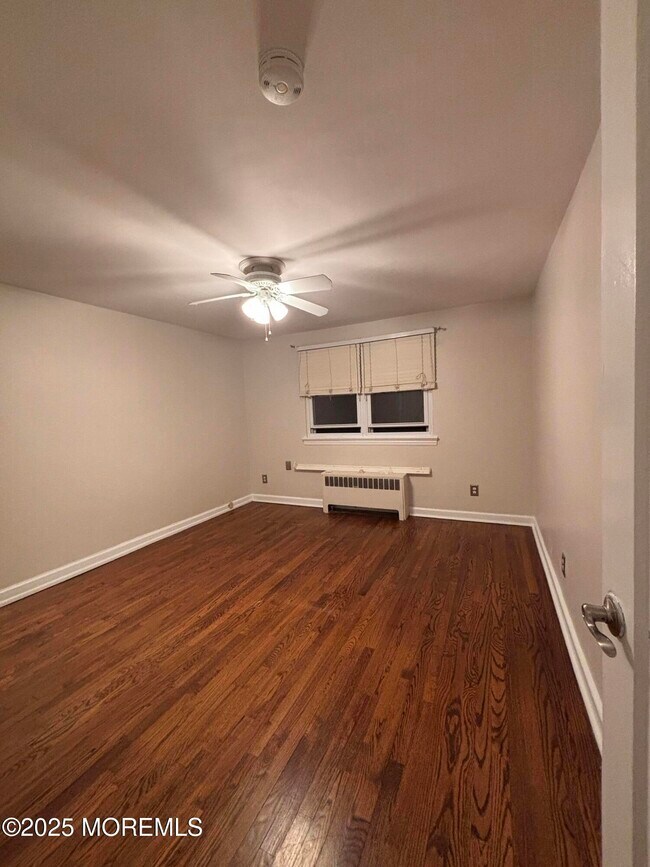 Building Photo - 139 Manor Dr
