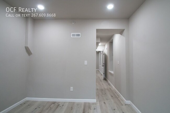 Building Photo - Modern Brewerytown Two Bedroom / Two Bathr...