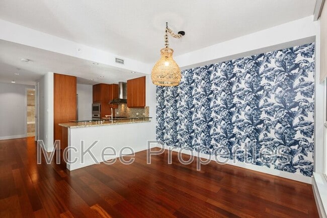 Building Photo - 1199 Pacific Hwy