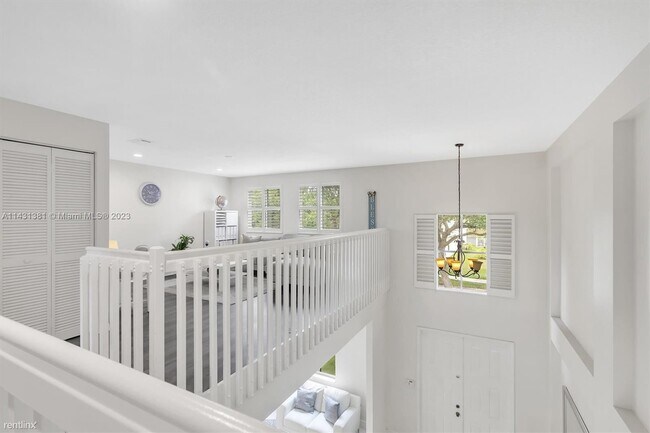 Building Photo - 4 br, 3 bath House - 4059 Pinewood Ln