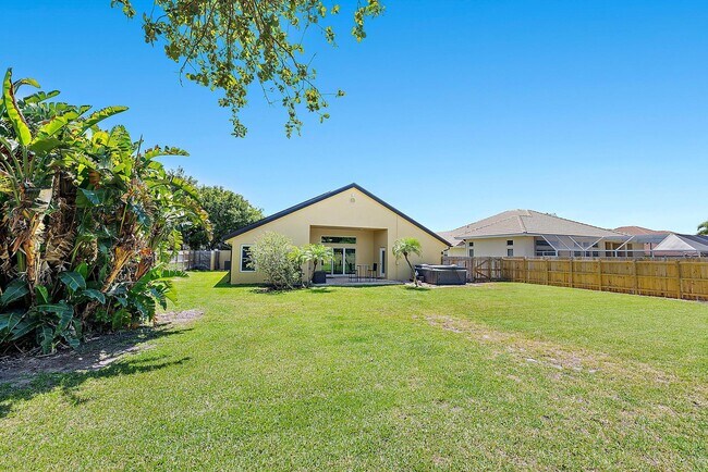 Building Photo - 500 N Cypress Dr