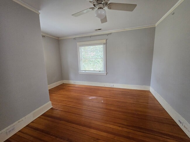 Building Photo - Beautiful Brick 2-Story in Edenton's Historic District