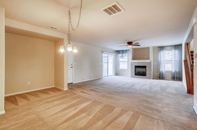 Building Photo - Spacious 3-Bed, 2.5-Bath Townhouse in Waln...