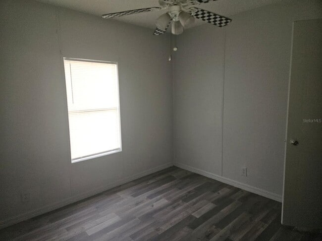 Building Photo - 129 4th St