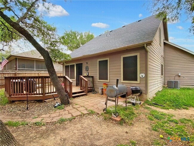 Building Photo - 2009 Ridge View Dr