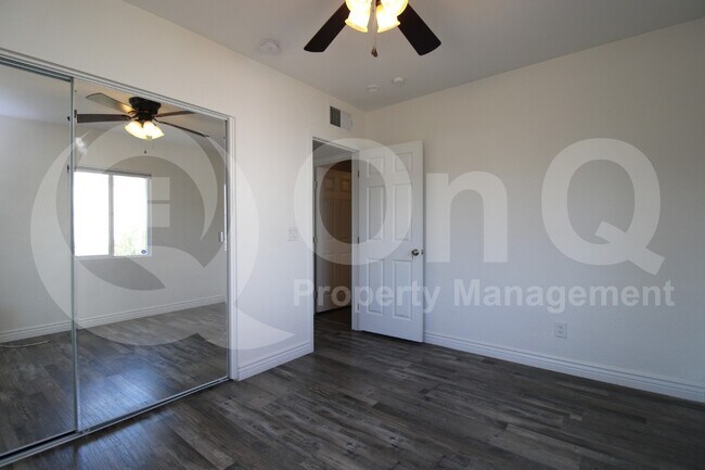 Building Photo - 1729 W Fairmount Ave