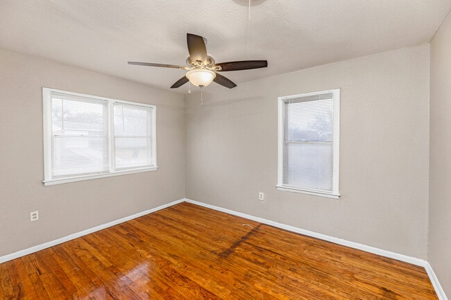 Building Photo - 2342 NW 38th Pl