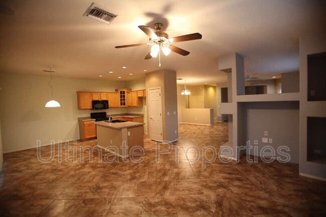 Building Photo - 9453 W Frank Ave