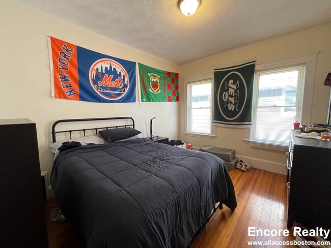 Building Photo - 56 Hobson St