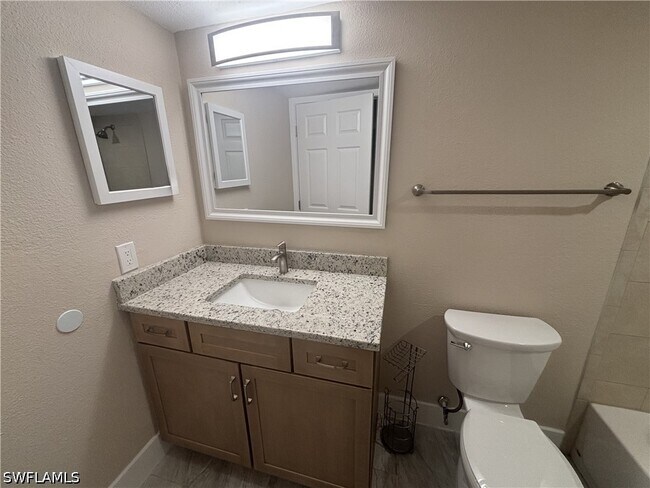 Building Photo - 5305 Summerlin Rd