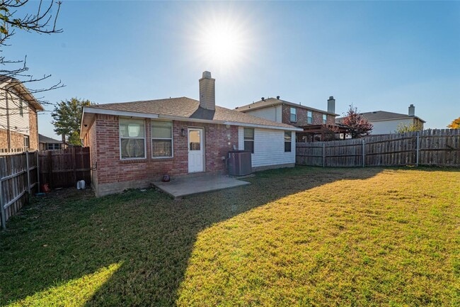 Building Photo - Totally Remodeled 4 bed 2 bath