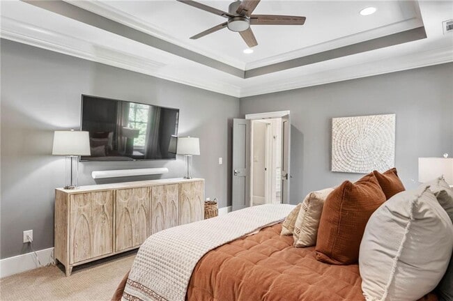 Building Photo - 5265 Peachtree Dunwoody Rd NE