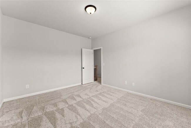 Building Photo - 4656 Silver Oak Dr SW