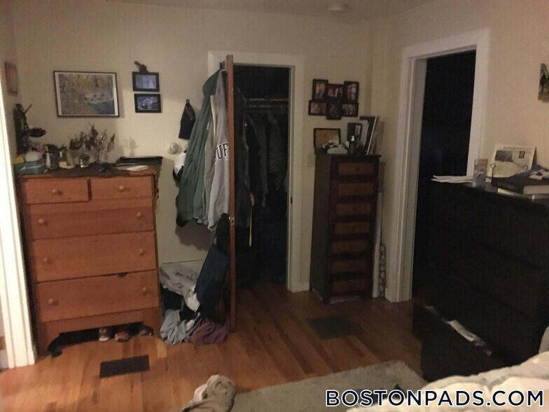 Building Photo - 429 Franklin St