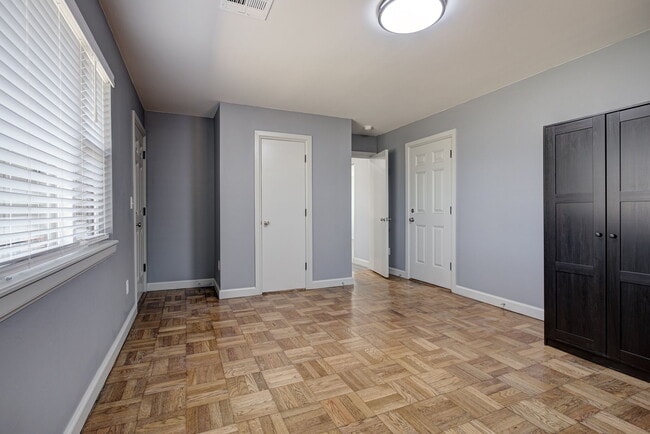 Building Photo - 1219 Leslie Ln