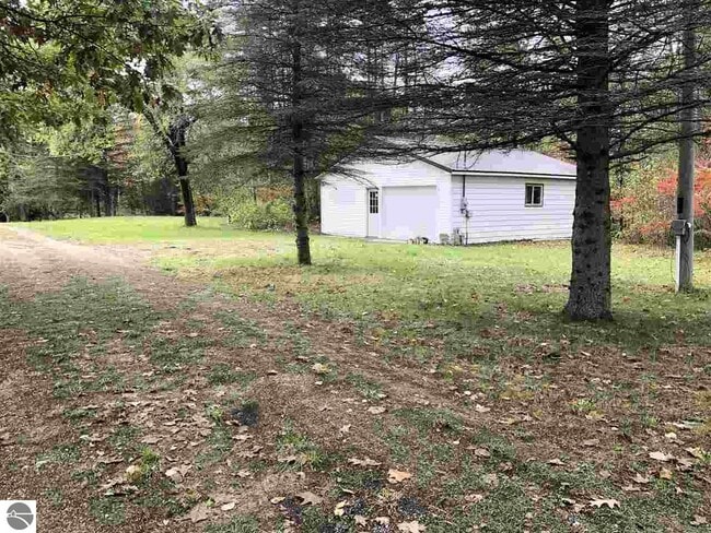 Building Photo - 5498 Gross Dr