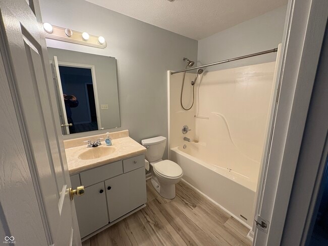 Building Photo - 4047 Byram Ave