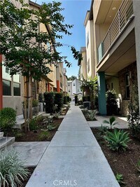 Building Photo - 220 Strike Dr