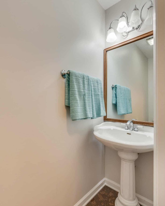 Building Photo - 5009 Emerald Dr