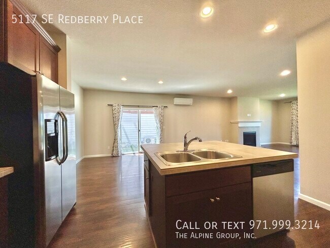 Building Photo - 5117 SE Redberry Pl
