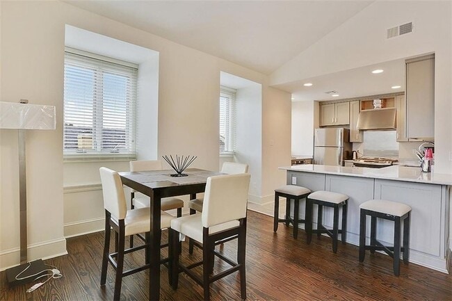 Building Photo - 937 St. Louis