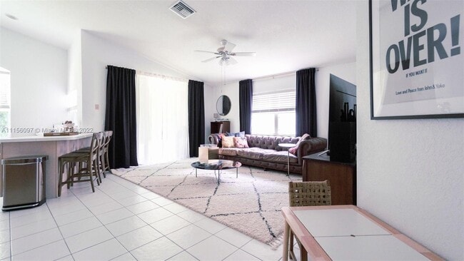 Building Photo - 5449 Grande Palm Cir