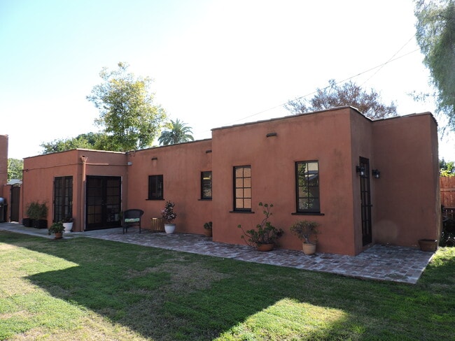 Building Photo - 3751 Olive Ave