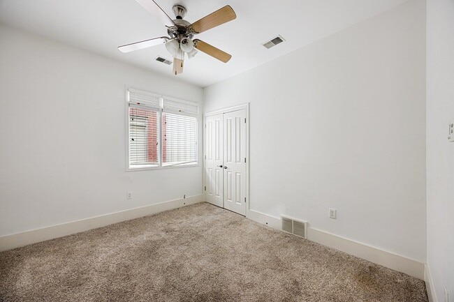 Building Photo - 614 Tennessee St