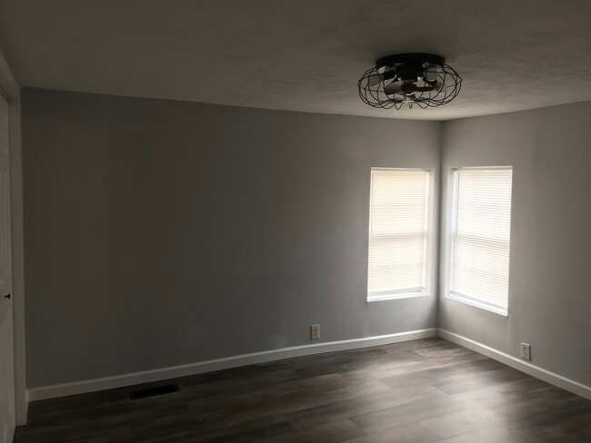 Building Photo - 114 Henry Ave