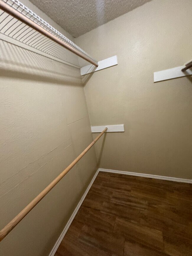 Building Photo - 10138 Inridge