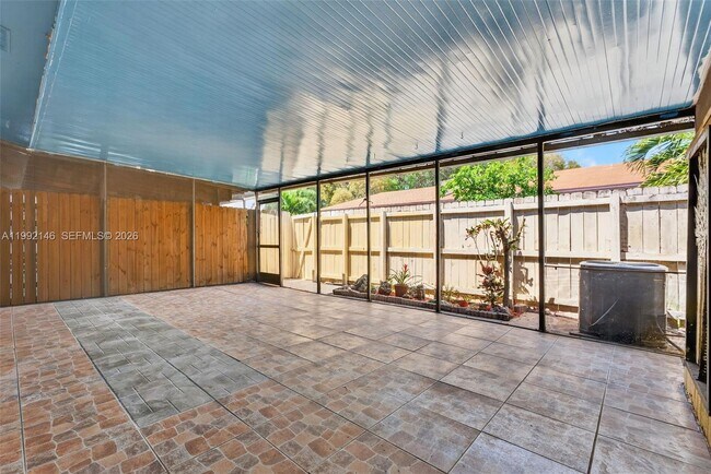 Building Photo - 10351 Juniper Ct