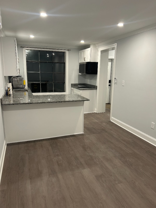 Building Photo - 1205 Jamestown Rd