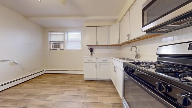 Building Photo - 2402 N 76th Ct