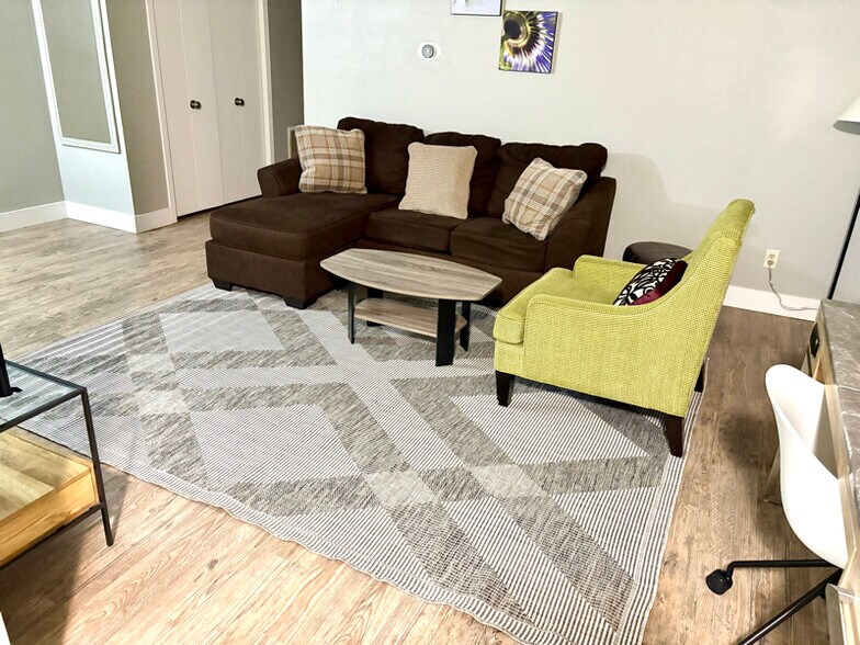 Building Photo - 4028 N Illinois Ave