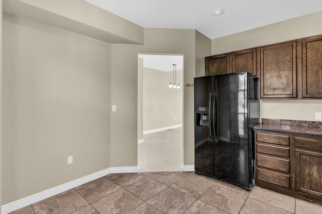 Building Photo - 3 Bed Draper Townhome with Views