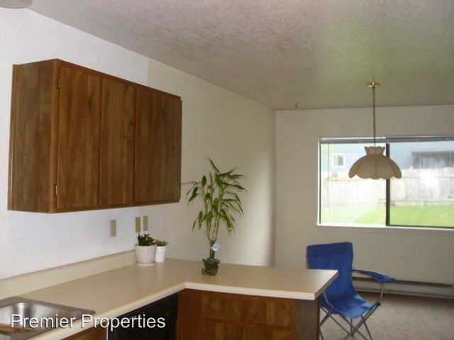 Building Photo - 243-243 Cypress St