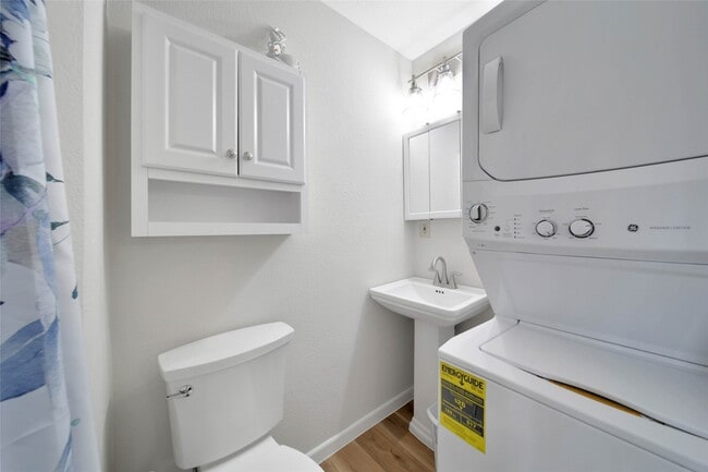 Building Photo - 4072 TX-105