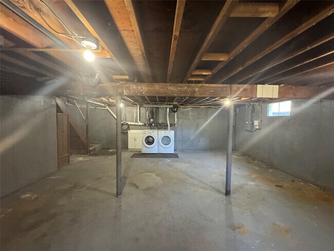 Building Photo - 3 Janis Ln