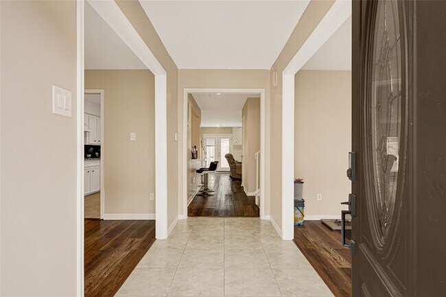 Building Photo - 14724 Perthshire Rd