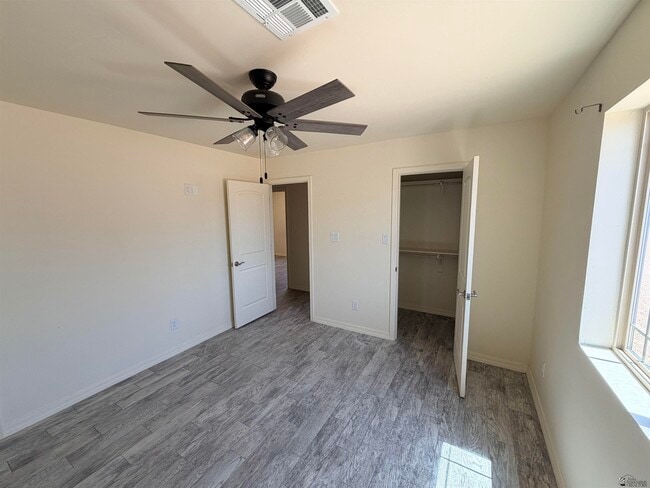 Building Photo - 4795 E Ortega St