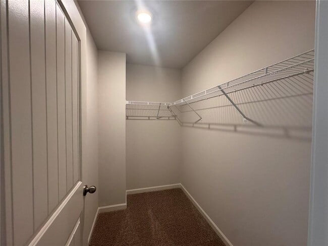 Building Photo - 22 Berryville Dr