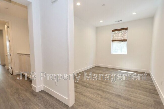 Building Photo - 4988 Amina Fair Way