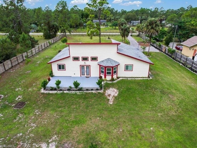 Building Photo - 260 12th St SE