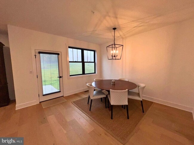 Building Photo - 986 Henry Ave