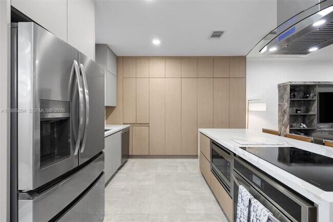 Building Photo - 7852 NW 116 Pl