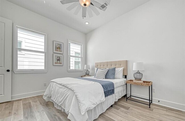 Building Photo - 8405 Schneider St