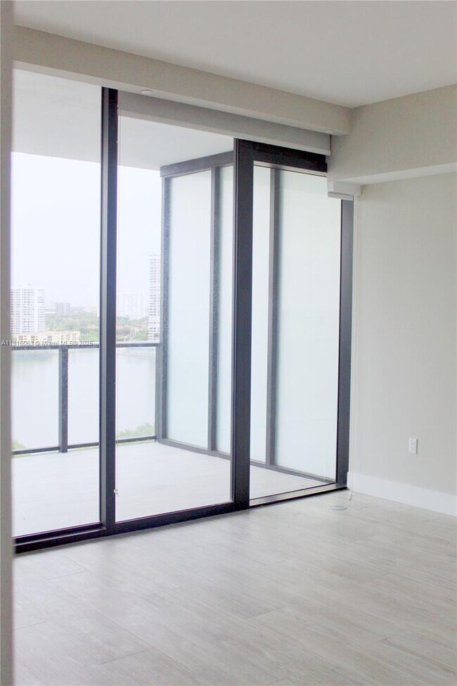 Building Photo - 5000 Island Estates Dr