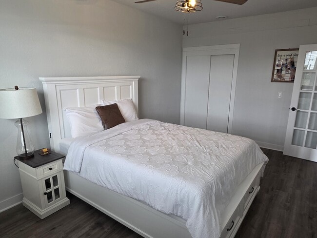 Building Photo - W239N3777 River Birch Ct