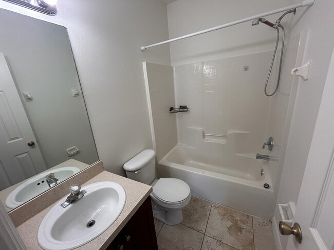 Building Photo - 433 Graystone Blvd